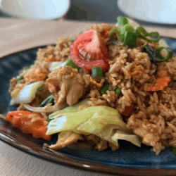 🍚 Khao Pad Rod Fai Moo (poulet) + 🍳 Kai dao (Oeuf frit)