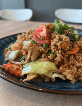 🍚 Khao Pad Rod Fai Moo (poulet) + 🍳 Kai dao (Oeuf frit)
